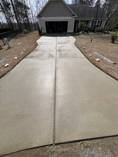 Driveway Cleaning vs. Concrete Cleaning: What Smithfield Homeowners Should Know