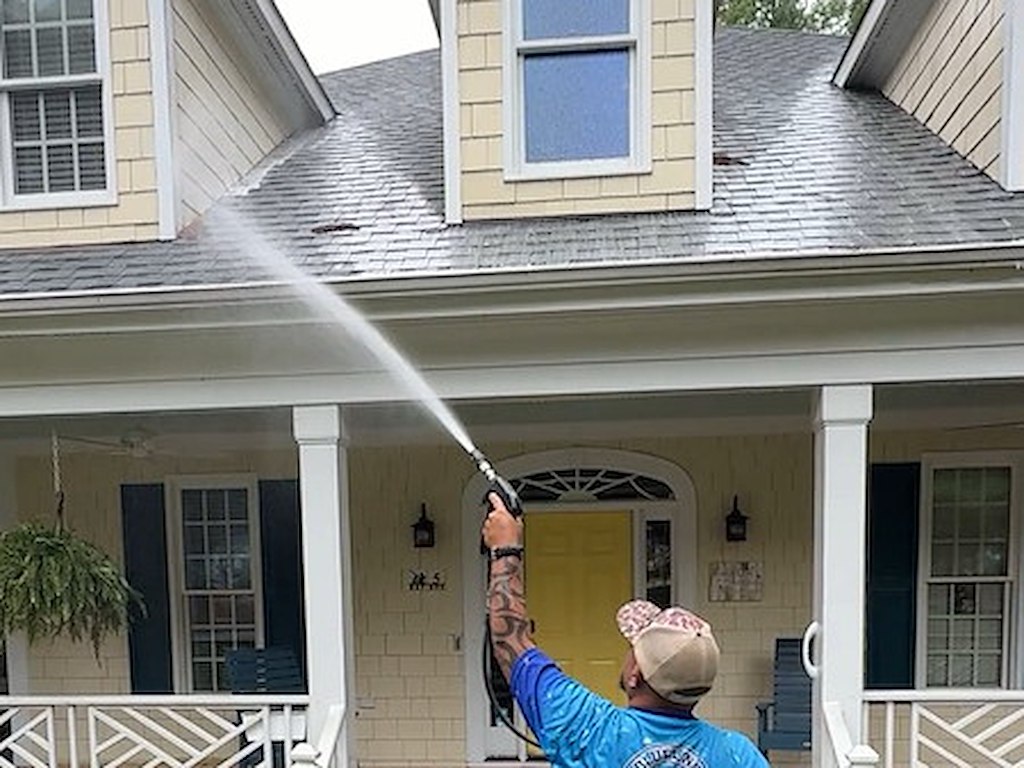 Roof Cleaning Banner Image